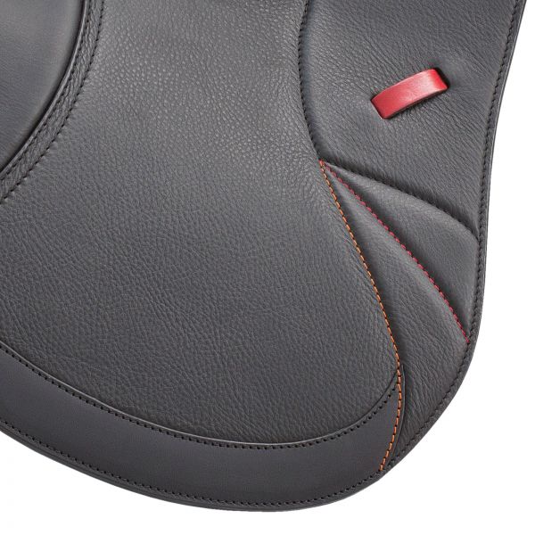 Jump Saddle Arezzo in detail