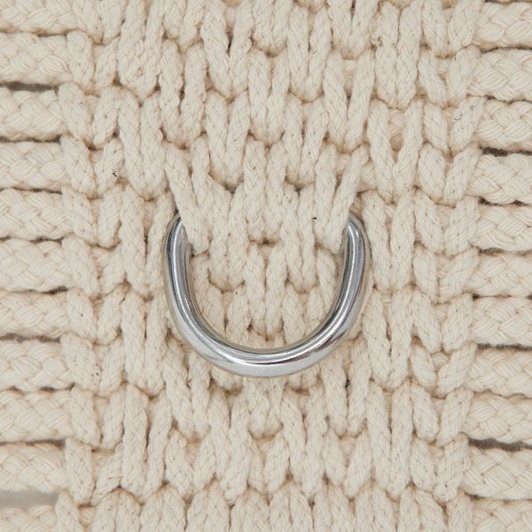 Details: Mittig angebrachter D-Ring für Hilfszügel