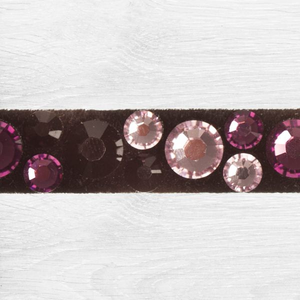 Exchangeable magnetic stripe with crystals in amethyst shades