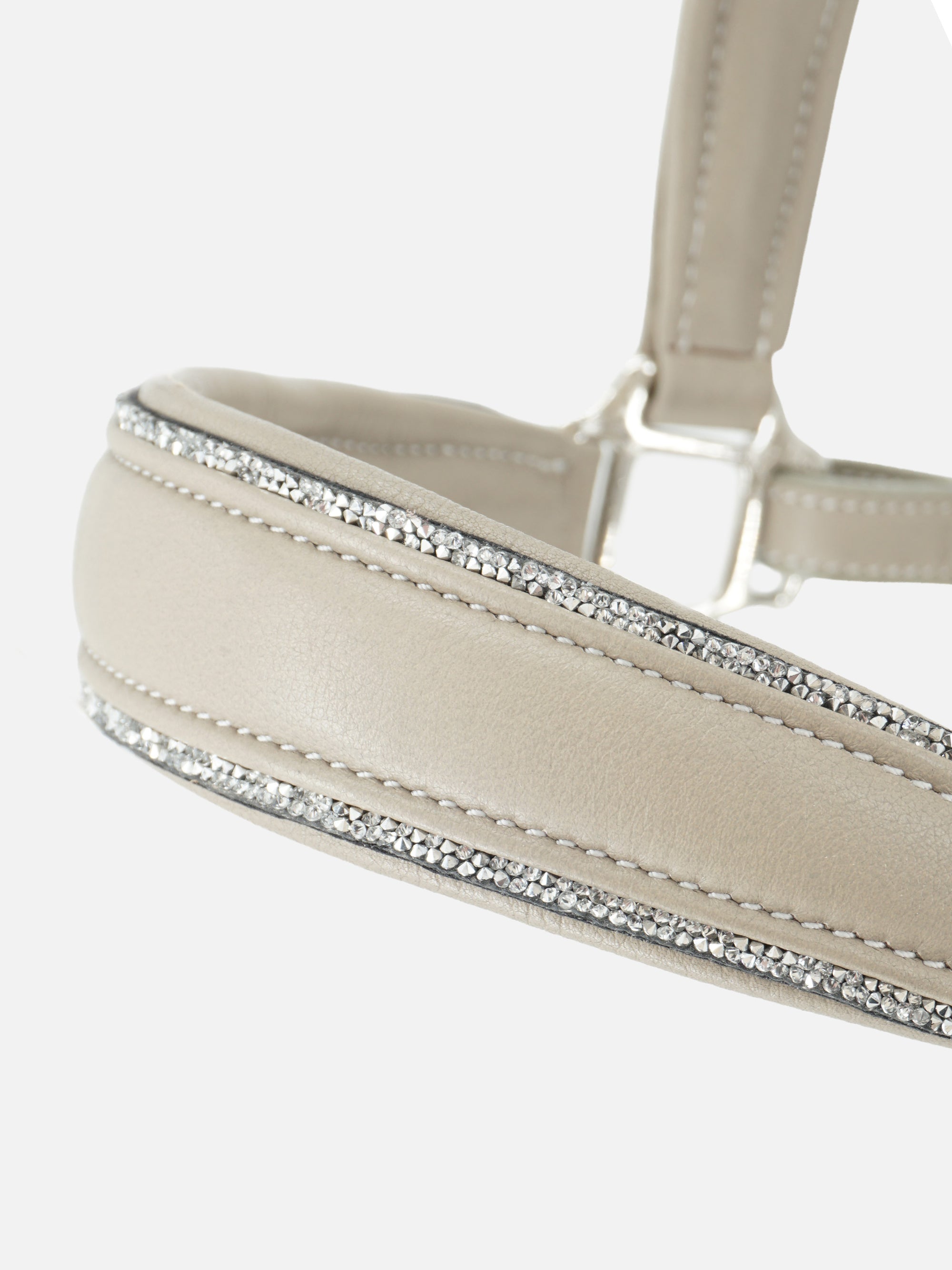 Detailfoto Leder-Stallhalfter Kieffer Ultrasoft® Horsebit in Taupe mit Chrombeschlägen und Glitzerbiese